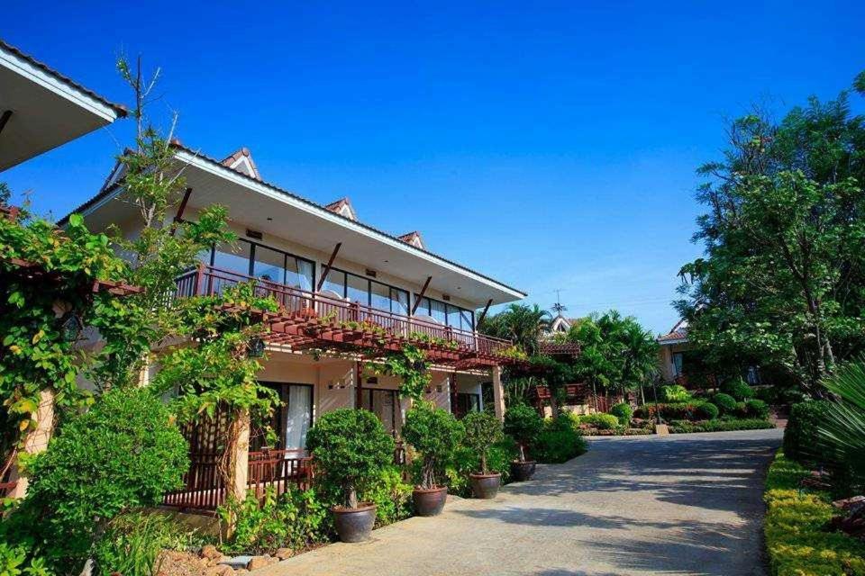 Don Tum Chawalun Resort מראה חיצוני תמונה